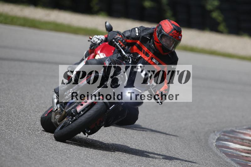 /Archiv-2024/29 12.06.2024 MOTO.CH Track Day ADR/Gruppe blau/90